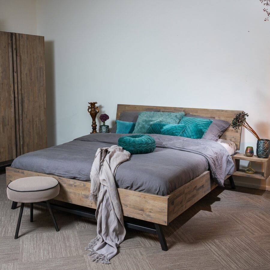 Steel&Stockings Louvre